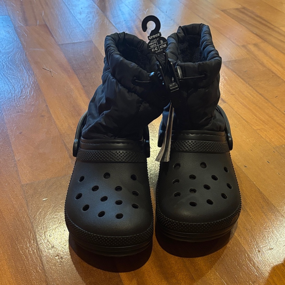 CROCS Classic Lined Neo Puff Boot
